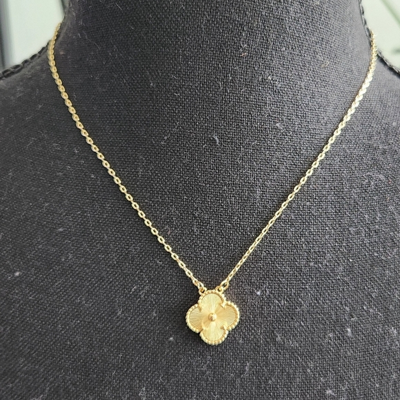 Jewelry - Gold Plated Lucky 4 Leaf Clover Womens Pendant Necklace